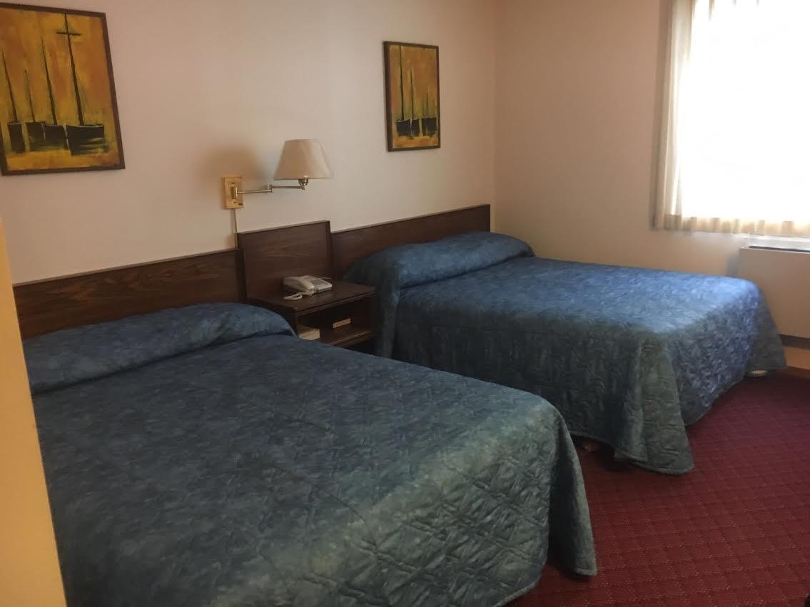 Royal Hotel Flin Flon Eksteriør billede