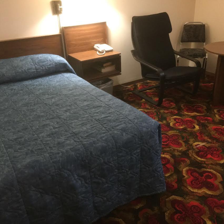 Royal Hotel Flin Flon Eksteriør billede