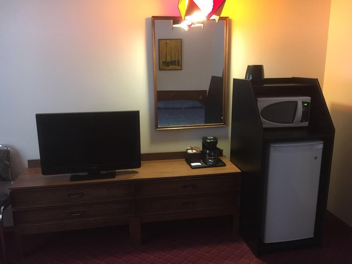Royal Hotel Flin Flon Eksteriør billede