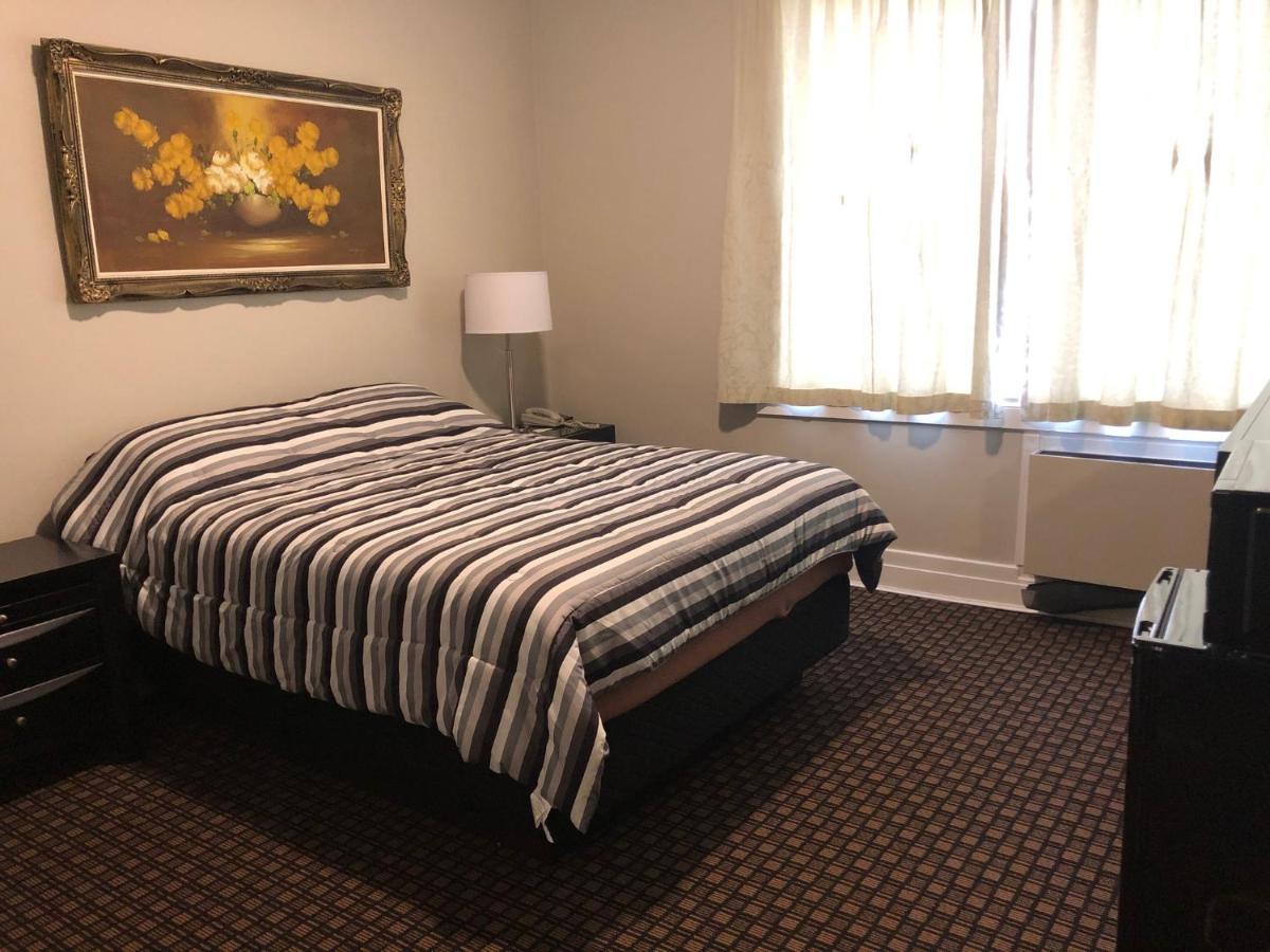Royal Hotel Flin Flon Eksteriør billede